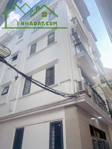 HÀNG HIẾM THẠCH BÀN NGỌC TRÌ 30M2 x 4T LÔ GÓC TUYỆT ĐẸP, FULL NỘI THẤT. 4,85TỶ - 5