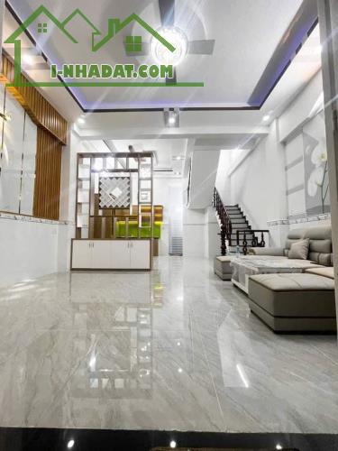 BÁN GẤP!!!! Nhà 60m2 Giá2tỷ980, Xô Viết Nghệ Tĩnh, SHR, gần ngã tư Hàng Xanh
