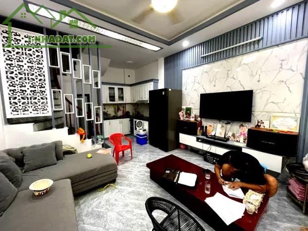 Căn hiếm Việt Hưng giá rẻ, 30m2, 5 tầng, MT 4,5m an ninh tốt, khu tiện ích cao - 3