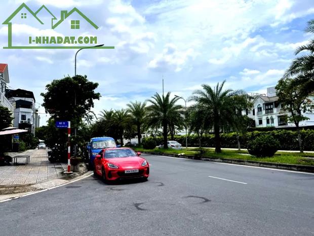 Căn hiếm Việt Hưng giá rẻ, 30m2, 5 tầng, MT 4,5m an ninh tốt, khu tiện ích cao