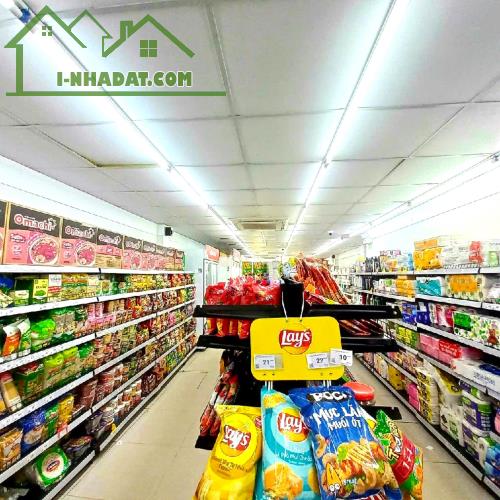 Bán nhà Mặt Phố Minh Khai 105m2, Vỉa hè rộng, 3X tỷ - 3