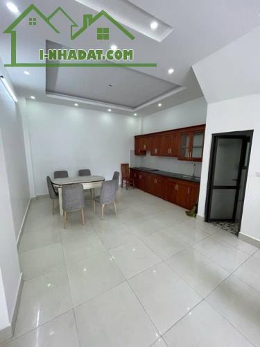 Nhà C4 Tăng Bạt Hổ , P.11, 70 m2,HXH thông sát,HC - 2