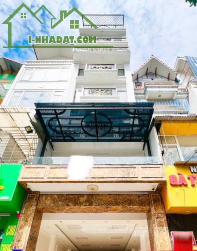 Bán tòa Building VP phố Hoàng Quốc Việt, 68m2, mặt tiền 5.4m, chỉ 37 tỷ