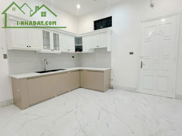 BÁN NHÀ 40M2 PHẠM VĂN ĐỒNG, 4 TẦNG, NGÕ RỘNG, GIÁ HẸP - 2