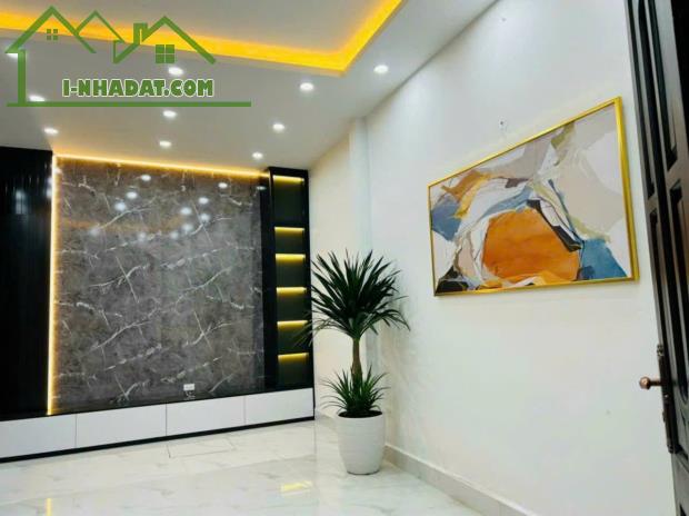 XUÂN THỦY - DT40M2 X5T - MT6M - 8,5TỶ- GẦN PHỐ -3 GÁC QUAY ĐẦU - 3