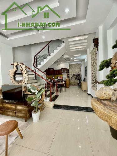 Siêu Phẩm Tân Chánh Hiệp, 88m2, 3Tầng, ngang đẹp 5m Đường 8m, xe Hơi ngủ trong nhà