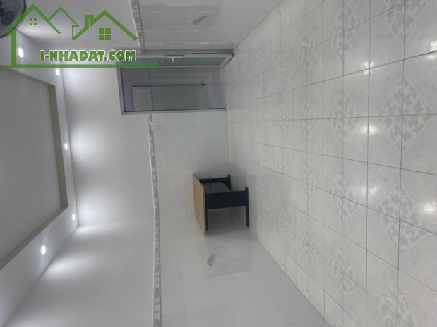 Bán nhà ngay chợ Bà Chiểu, 40m2 x 2 tầng, hẻm rộng rãi, chỉ nhỉnh 5 tỷ còn thương lượng - 2