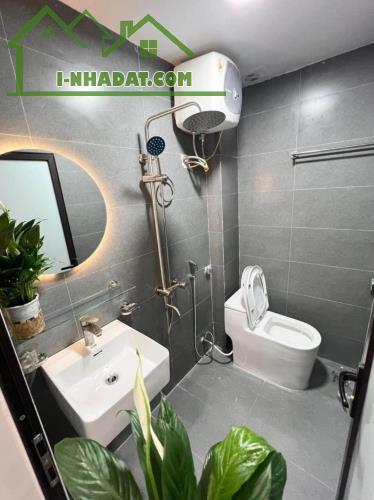 Nhà đẹp Xuân Phương, full nội thất mới, xây 5 Tầng, 4 phòng, 30m ô tô đỗ 4.4 tỷ