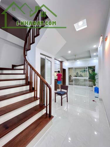 Nhà Lê Trọng Tấn ô tô đỗ cửa, nở hậu, cách phố đúng 60m, DT40m2 xây 5 tầng giá 10.9 tỷ - 4