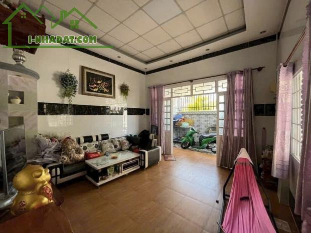 Hàng Siêu Ngộp bán Căn nhà Ơbà Triệu Hóc mÔn 150m2 Sổ Hồng Riêng 720triệu Bao phí - 3