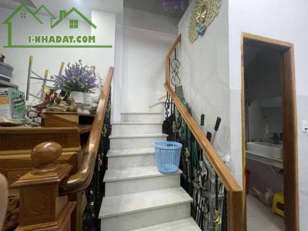 Gấp bán nhà Thủ Đức, 3 tầng, dt nền 70m2, giá 7.5 tỷ, gần Mt Lê Văn Việt, Q.9(cũ). - 1