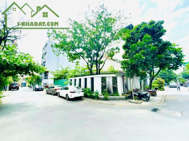 Bán Đất Góc 2 Mặt Tiền Đường Nguyễn Bá Huân,Thảo Điền,Q2 DT:162m2(13,8mx12,9m) Giá 55 Tỷ