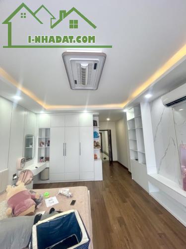 Bán nhà phố Kim Đồng. Diện tích 60 m2, nhà 5 tầng thang máy, ô tô đỗ cửa, giá 12 tỷ - 3