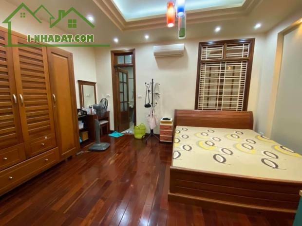 Bán nhà Kim Giang, lô góc, 40m ra phố, nhà đẹp full nội thất, chỉ hơn 6 Tỷ - 1