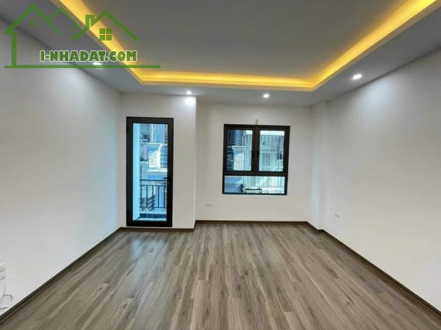 Ngõ 660 Lạc Long Quân, 40m2, 6 tầng, thang Máy chỉ 8.7 tỷ, ô tô 4 chỗ đỗ cửa, cách Hồ 200m - 3