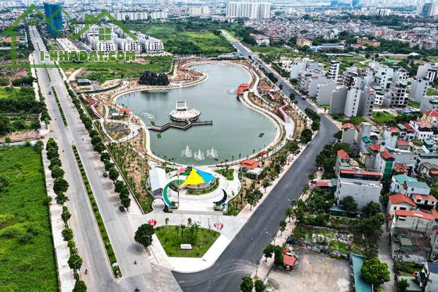 Phố Gia Thượng, Đường rộng 12m, View Công Viên, Vỉa Hè, Vài Bước Ra Đường 40m. - 1