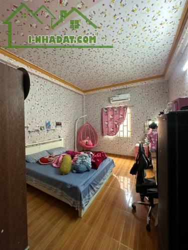 NHỈNH 5 TỶ -2 TẦNG- BTCT-NỞ HẬU-120M2 NGAY CHỢ-BÌNH TRỊ ĐÔNG - 1