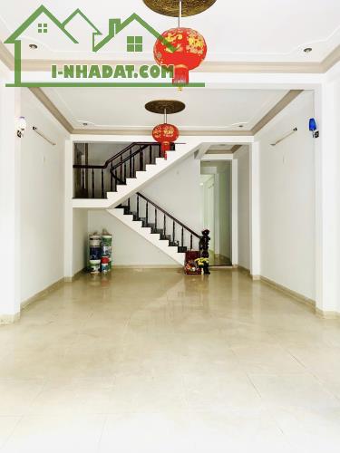 Cho thuê nhà nguyên căn mặt tiền Lê Thị Tính. Nhà 90m2*2 tầng = 180m. - 3