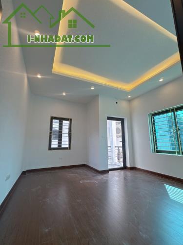 DÂN XÂY-GẦN PHỐ-OTO TRÁNH , ĐỖ-NGÕ THÔNG-TIỆN ÍCH BẠT NGÀN-AN NINH TỐT-HÀNG XÓM THÂN THIỆN
