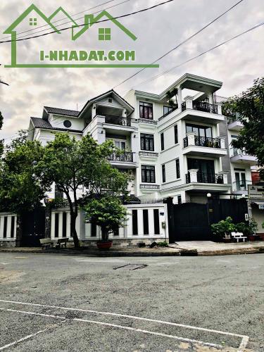 Bán Biệt Thự Quận 7_P.Tân Phong_194m2 +4Tầng,View Công Viên,Sát Vách Phú Mỹ Hưng,Chỉ 39.Tỷ