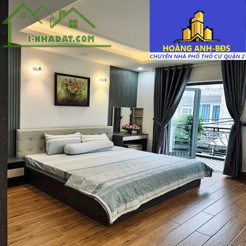 Bán nhà mặt phố MTKD _ Đường Nguyễn Thị Định, Quận 2 _ 3 tầng 4 pn 4 wc _ 200 m2 đất _ Vừa