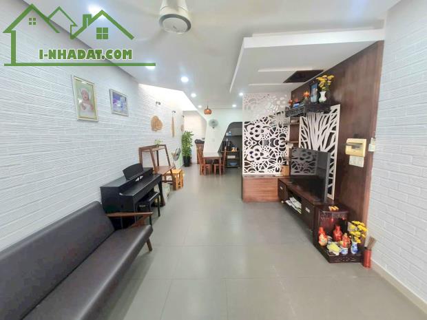 NHÀ ĐẸP 3 TẦNG - ĐƯỜNG SỐ 26 - HBC , THỦ ĐỨC- 7 CHỖ ĐẬU CỬA  -------------------------- - 5