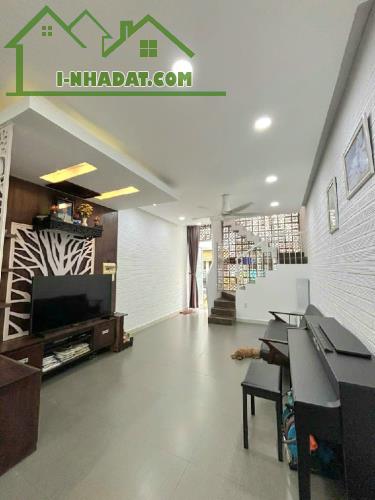 NHÀ ĐẸP 3 TẦNG - ĐƯỜNG SỐ 26 - HBC , THỦ ĐỨC- 7 CHỖ ĐẬU CỬA  -------------------------- - 2