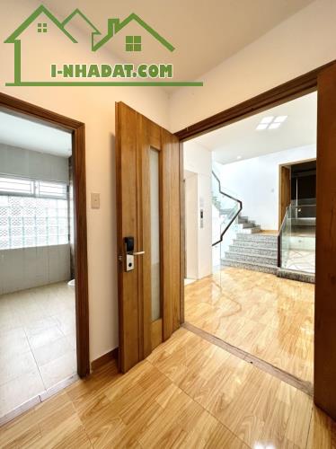 Gấp bán nhà Thủ Đức, ngang 10m, dt nền 290m2, chỉ 43 tỷ, thông Mt Trần Não, Q.2(cũ). - 2