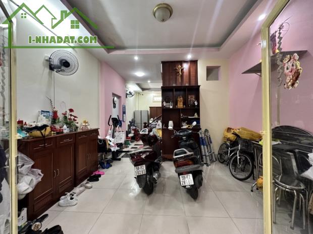 NHÀ PHÚ NHUẬN GẦN TRƯỜNG TÀI CHÍNH, HẺM XE HƠI SÁT MẶT TIỀN, KINH DOANH, 45M2x4 5PN 8 TỶ X - 1