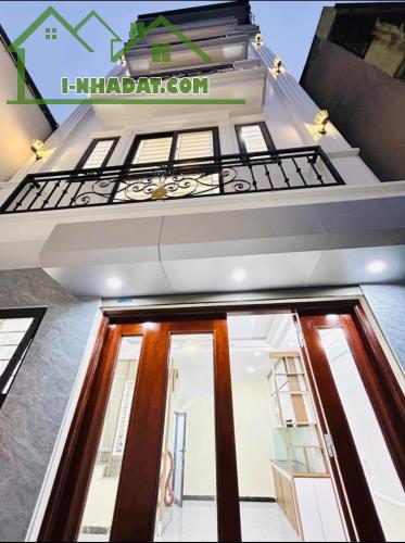 Bán nhà Vân Canh 32M 5 Tầng, 4 phòng, 20m ô tô đỗ, đi Mỹ Đình 4km giá 4 tỷ - 5