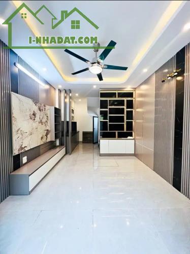 Bán nhà mới Vân Canh xây 5 Tầng, nội thất đẹp, 30m ô tô đỗ giá 4.2 tỷ