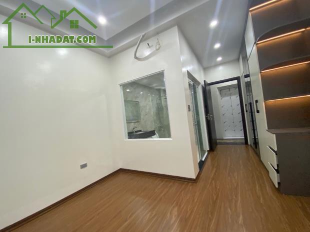 BÁN NHÀ THANG MÁY NGỌC THỤY - NHỈNH 8 TỶ Ô TÔ NGỦ TRONG NHÀ - NGAY KHU KHAI SƠN