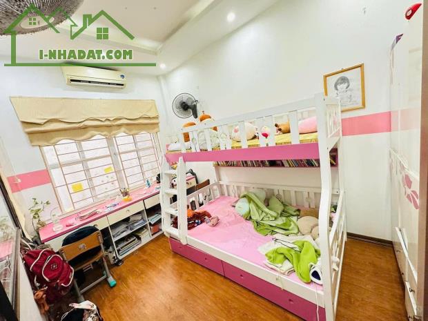 BÁN NHÀ PHỐ THÁI HÀ - GẦN Ô TÔ - NHÀ ĐẸP  PHỐ VIP DT 45m2 4 tầng mt 5.5m Giá 8.6 tỷ - 2