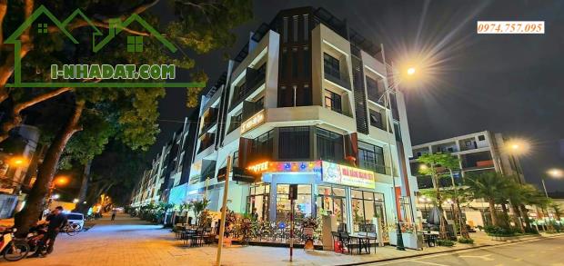 Giá rẻ, bán liền kề mặt phố Đức Giang, Bình Minh Garden, 2 mặt tiền, kinh doanh, DT 95m2 - 4