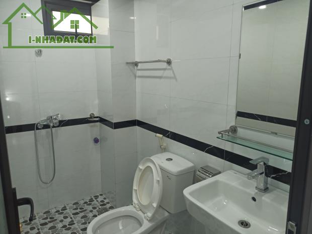 chỉ 4 tỷ nhận nhà Xuân Phương, phố Nhổn xây 5 Tầng, 3P ngủ, full nội thất đẹp