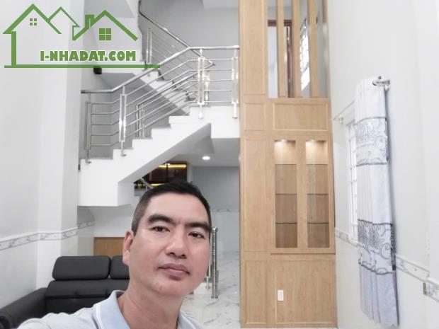 Bán nhà Quận 6, đường Bến Phú Lâm, 40m2, 3 lầu, hẻm xe hơi, chỉ 4.x tỷ, 1 sẹc, nở hậu - 4