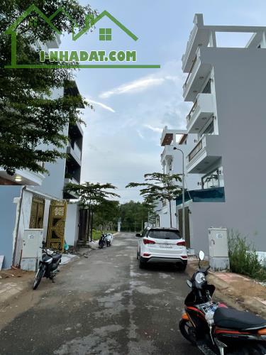 Bán Gấp Căn Nhà Tân Cổ Điển Full Nội Thất 2Lầu Sân Thượng 5 x 18 Tại KDC Phước Kiển Nhà Bè