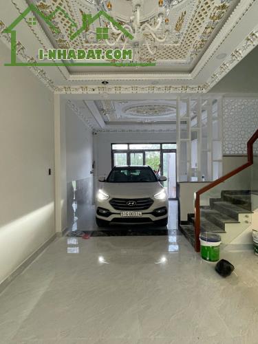 Bán Gấp Căn Nhà Tân Cổ Điển Full Nội Thất 2Lầu Sân Thượng 5 x 18 Tại KDC Phước Kiển Nhà Bè - 3
