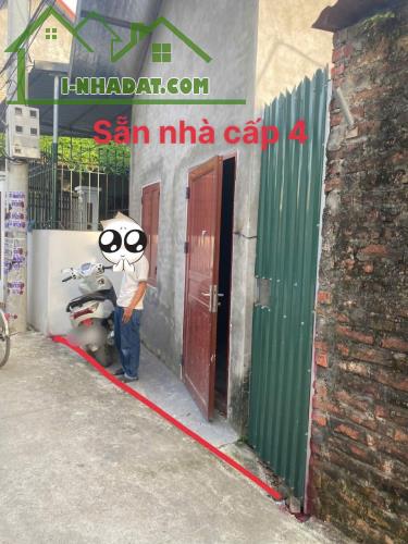 HÀNG HÓT BÁN ĐẤT TẶNG NHÀ GIÁ SIÊU ĐẸP Giá chỉ 2.3 tỷ thôi sẵn nhà cấp 4 ngõ thông ô tô ng - 2