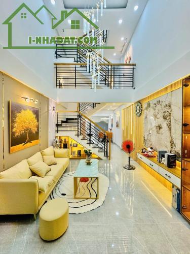 Bán Nhà Mật Tiền Kinh Doanh, gần Lê Quang Định, Bình Thạnh, 5.5 x 28 , 3 Tầng  Nhỉnh 22 Tỷ