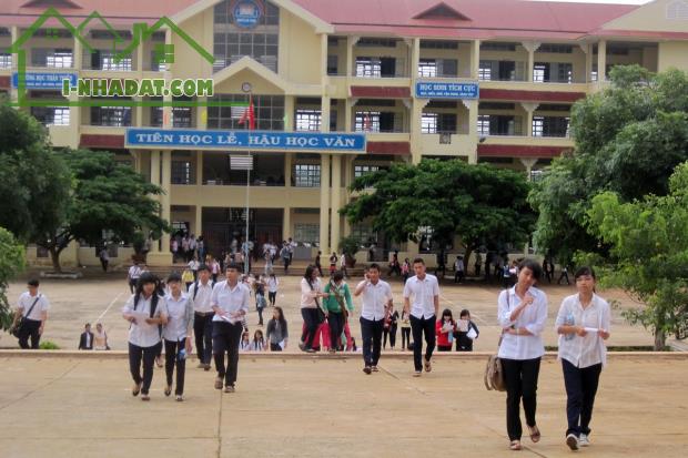 NGÂN HÀNG THANH LÝ 4 NỀN ĐẤT 500M NGAY TRUNG TÂM THỊ XÃ SÁT QUỐC LỘ 13 DÂN ĐÔNG GIÁ 380 TR - 1