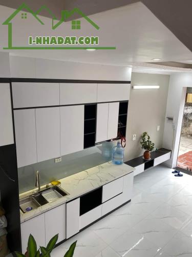 Bán nhà Kim Chung 31M 5 Tầng, 3P Ngủ rộng, gần phố Nhổn giá 3.8 tỷ - 2