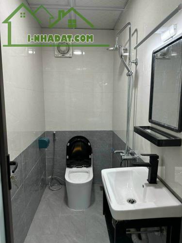 Bán nhà Kim Chung 31M 5 Tầng, 3P Ngủ rộng, gần phố Nhổn giá 3.8 tỷ - 5