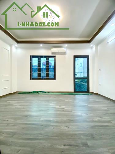 Chỉ 2 tỷ có nhà ở La Phù xây 5 Tầng, 3P Ngủ rộng, chỉ 40m ra đường ô tô đỗ Lê Trọng Tấn - 3