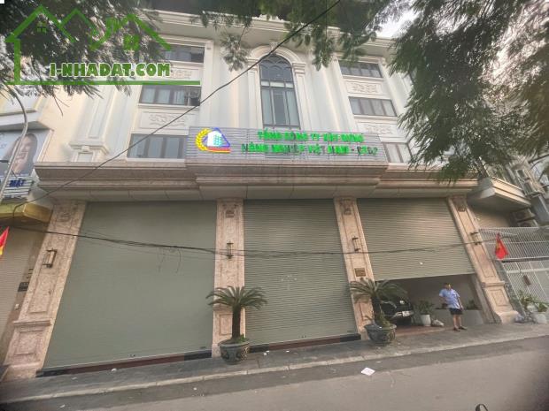 Cho thuê MBKD Khuất Duy Tiến 150m2x 7 tầng thang máy, Mt 7m, kinh doanh mọi mô hình.