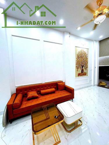 Cần bán nhà riêng 4 tầng giá 8,6 tỷ ngõ Quang Trung, Hà Đông, 45m2, MT 4M, ô tô qua nhà