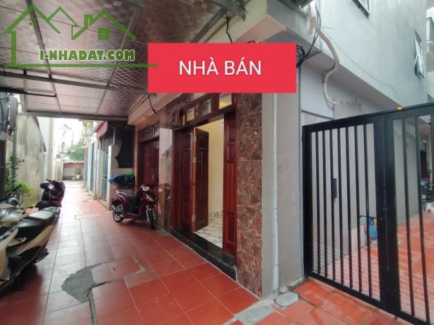 Bán nhà Bát Khối,Thạch Bàn 5 tầng,30m lô góc,gần oto nhỉnh 4 tỷ - 5