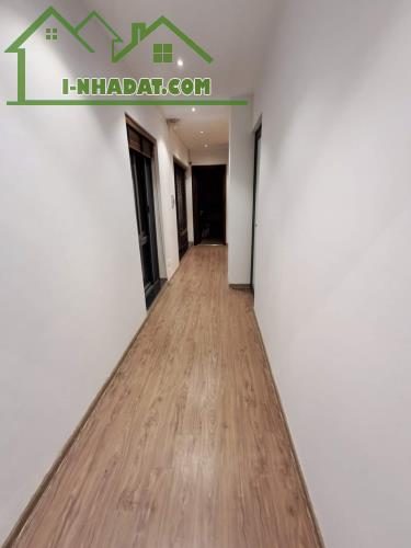 Siêu phẩm Bồ Đề Hồng Tiến 110m2 x 4T ngõ thông trung tâm tiện ích, thoáng đẹp. 17,6tỷ