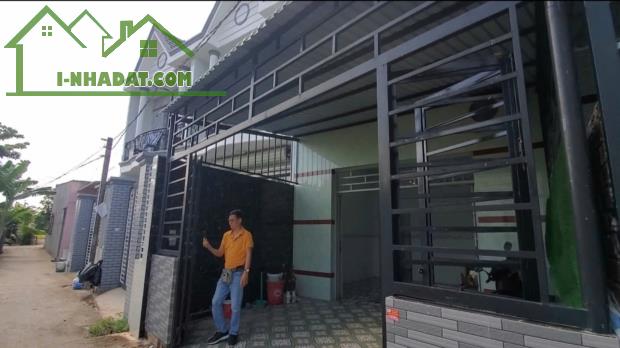 Bán nhà Cần Giuộc, gần ĐT 835, Đinh Đức Thiện, 5x17 (85m2 sàn), cấp 4, hẻm lớn, nhỉnh 1 tỷ - 1