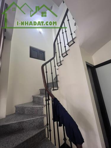 Cần bán gấp nhà mới ở ngay phố Cầu Giấy 40m2, 6T, lô góc, thang máy - 3